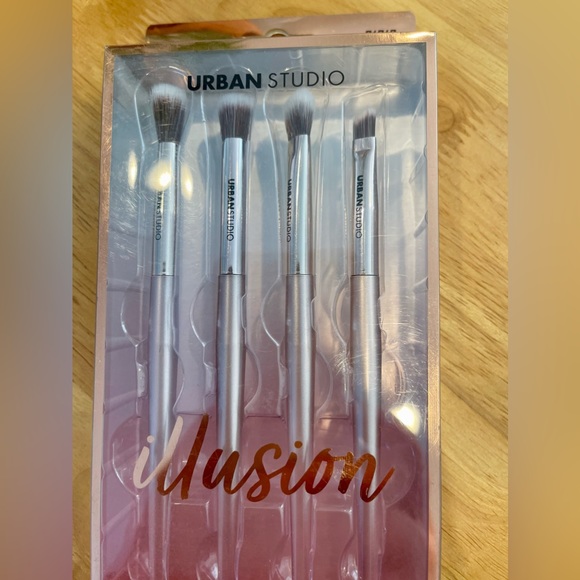 New Cala Illusion Eye Defining Set (4 Pcs) - Picture 2 of 5